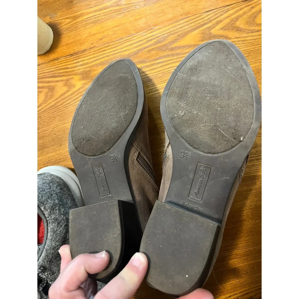 American Eagle Taupe Faux Suede Ankle Booties Pointed Toe Block Heel Size 9.5